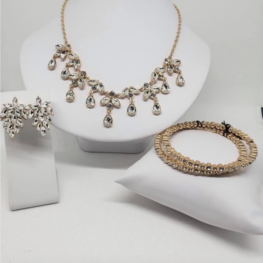 Elegant Gold and Silver Jewelry Set